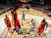 爱游戏官网-东契奇孤星难救主，尼克斯团队篮球正面击溃独行侠