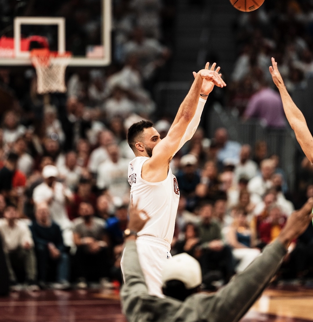 凯尔特人险胜骑士，王哲林扛起全队