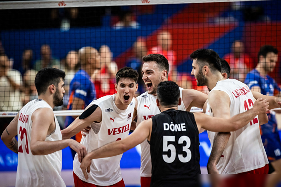 荷兰力克乌克兰,格纳布里带队取胜 荷兰力克乌克兰,格纳布里带队取胜