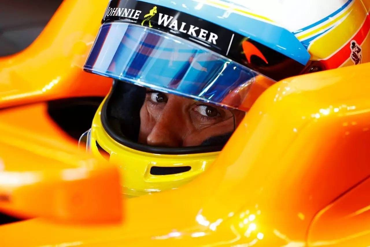 迈凯伦逆转红牛二队，阿隆索关键制胜