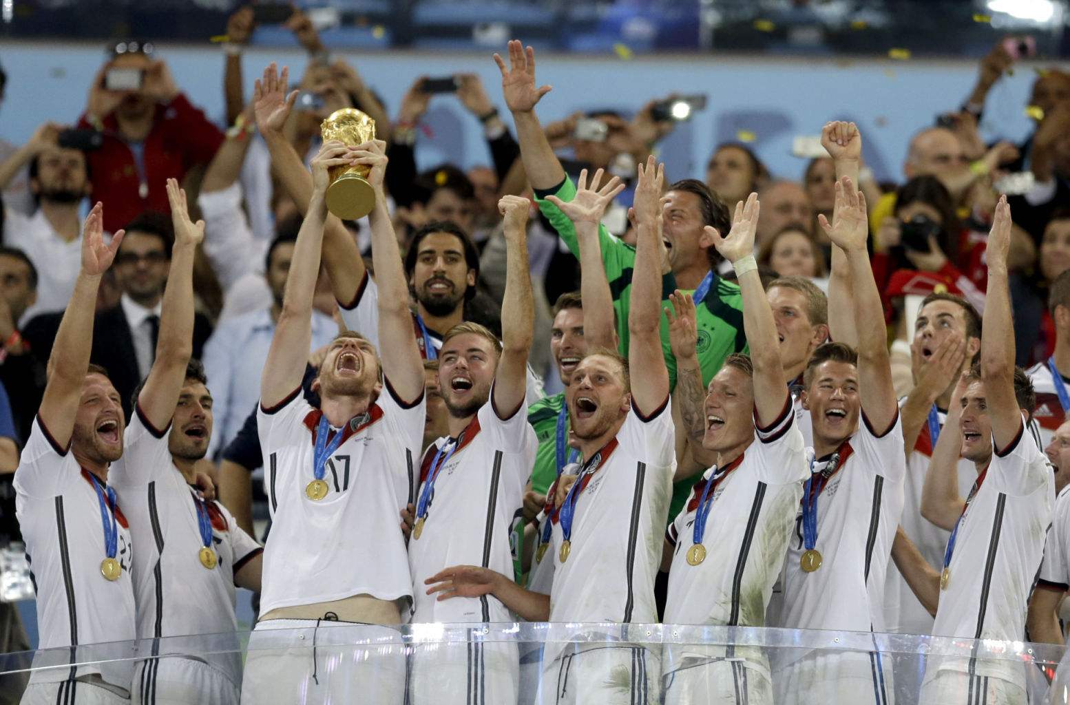 奥地利队横扫德国队，梁靖崑带队取胜