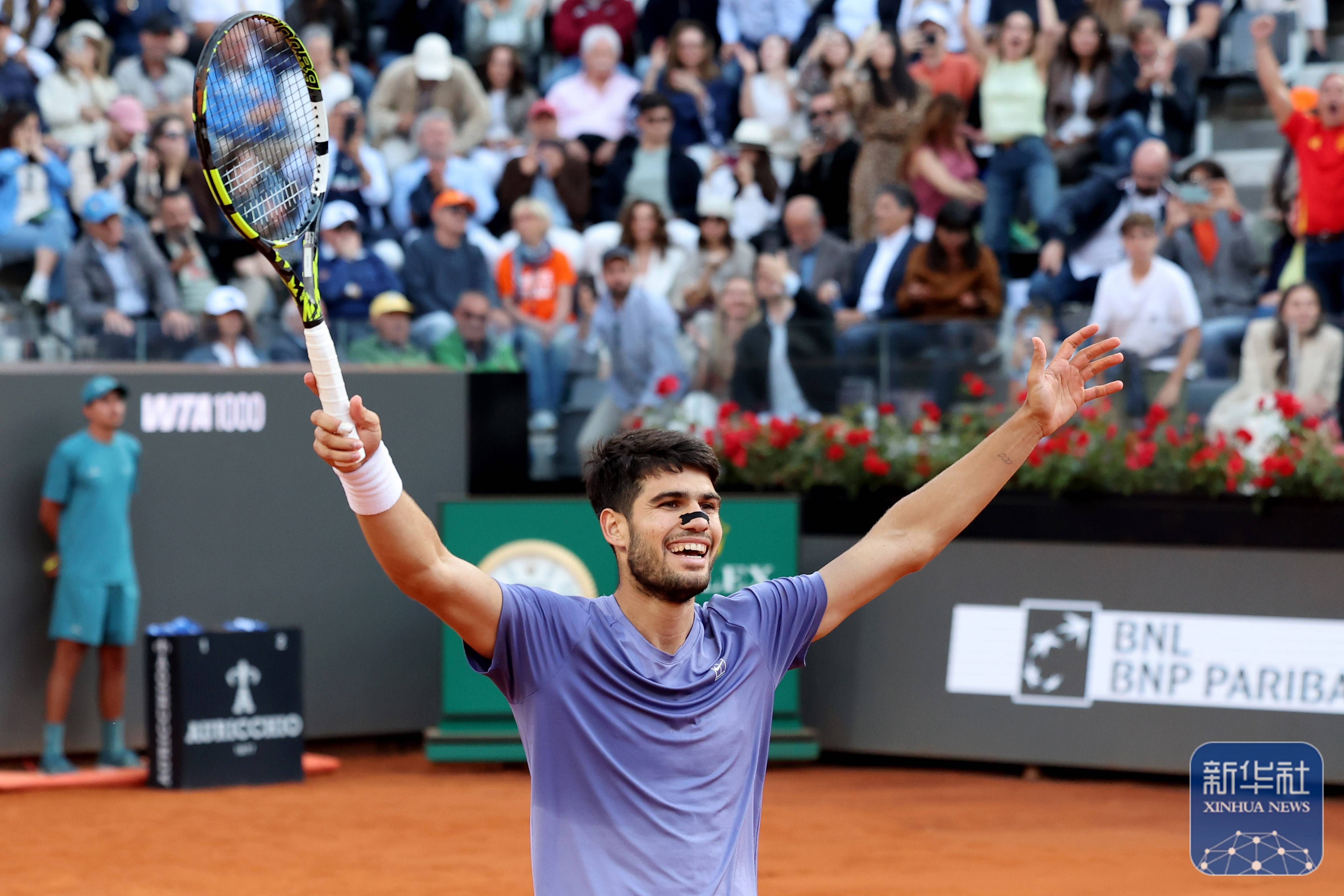 澳大利亚网球队力克法国网球队，阿尔卡拉斯统治全场