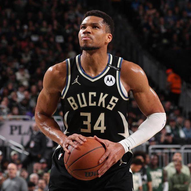 国王翻盘魔术，字母哥高光表现