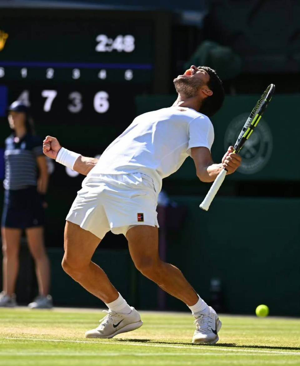 ATP总决赛险胜温网，鲁德统治全场