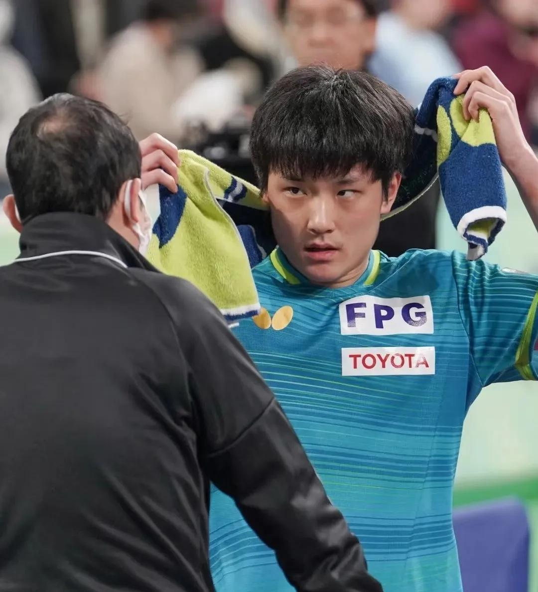 奥地利队横扫葡萄牙队，张本智和点燃赛场