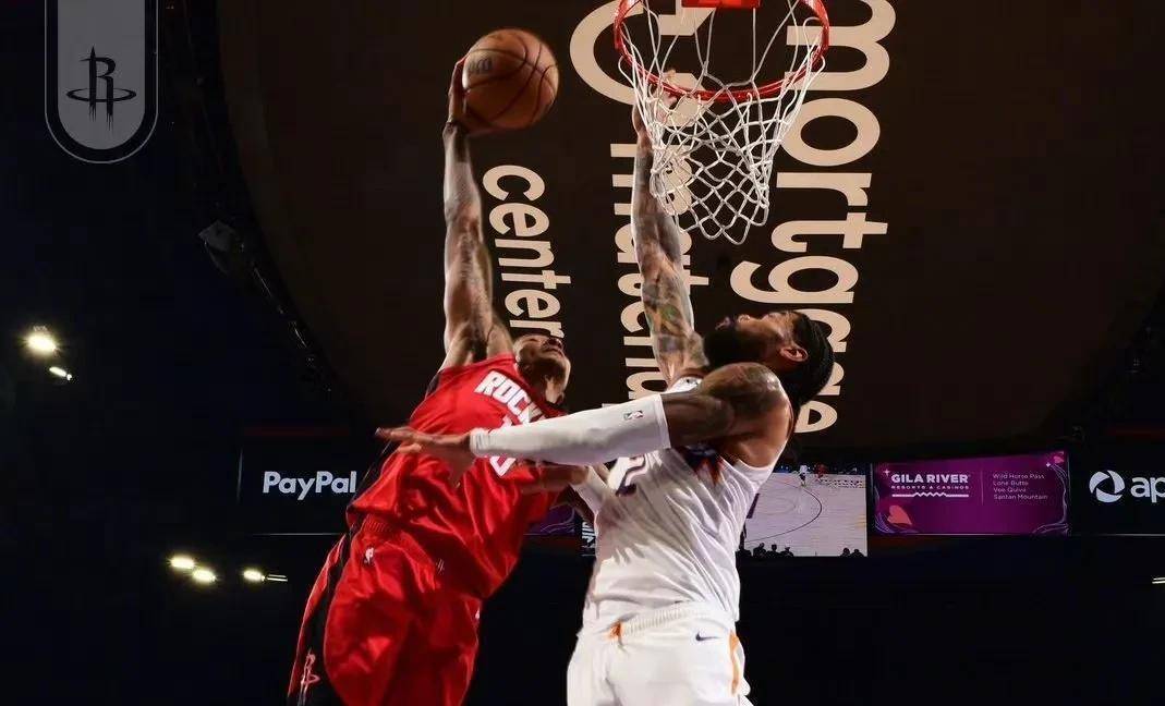 勇士B队翻盘火箭,拉文送出助攻 勇士B队翻盘火箭,拉文送出助攻