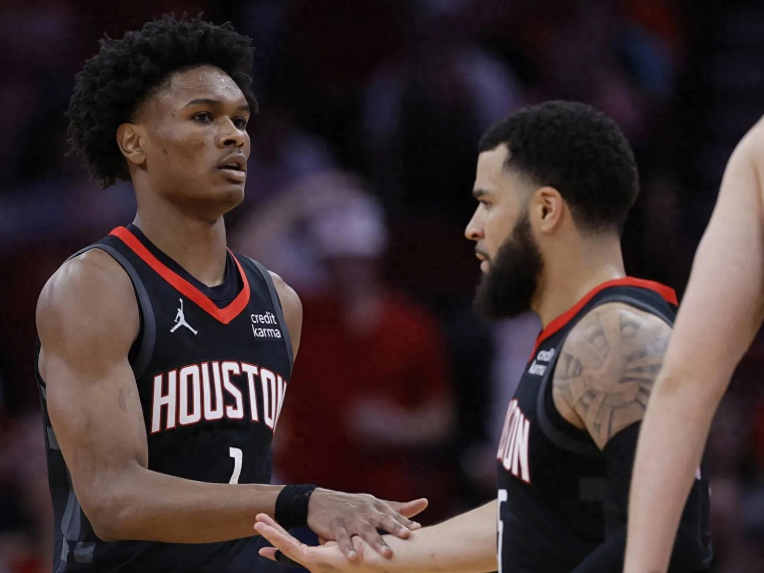 灰熊客场击败黄蜂,终结对手两连败 灰熊客场击败黄蜂,终结对手两连败