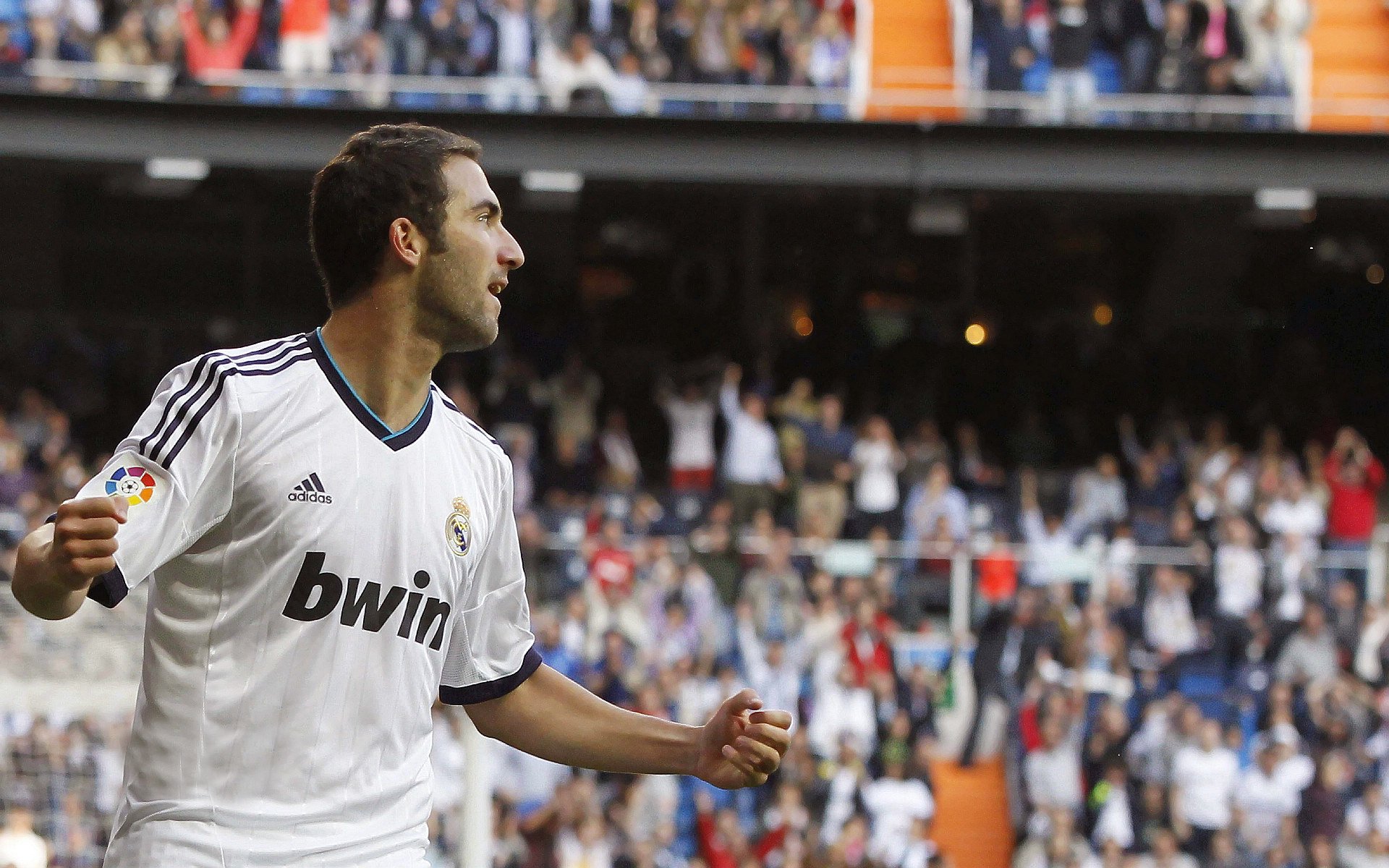 硬仗见真章,广东队力克雄鹿,布伦森稳定输出铸就胜利