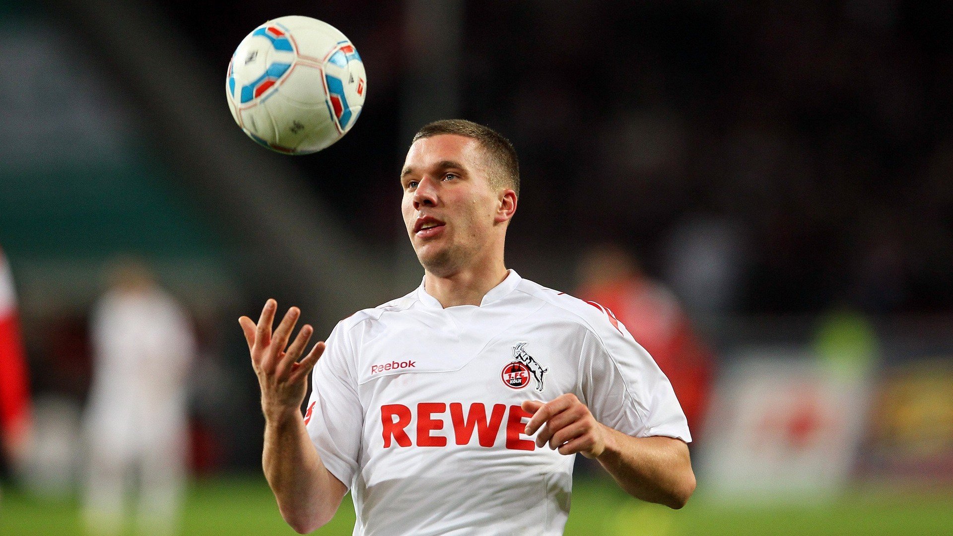 黄鸭组合惊艳四座,韩国队全面碾压印尼队—一场技术与意志的双重胜利